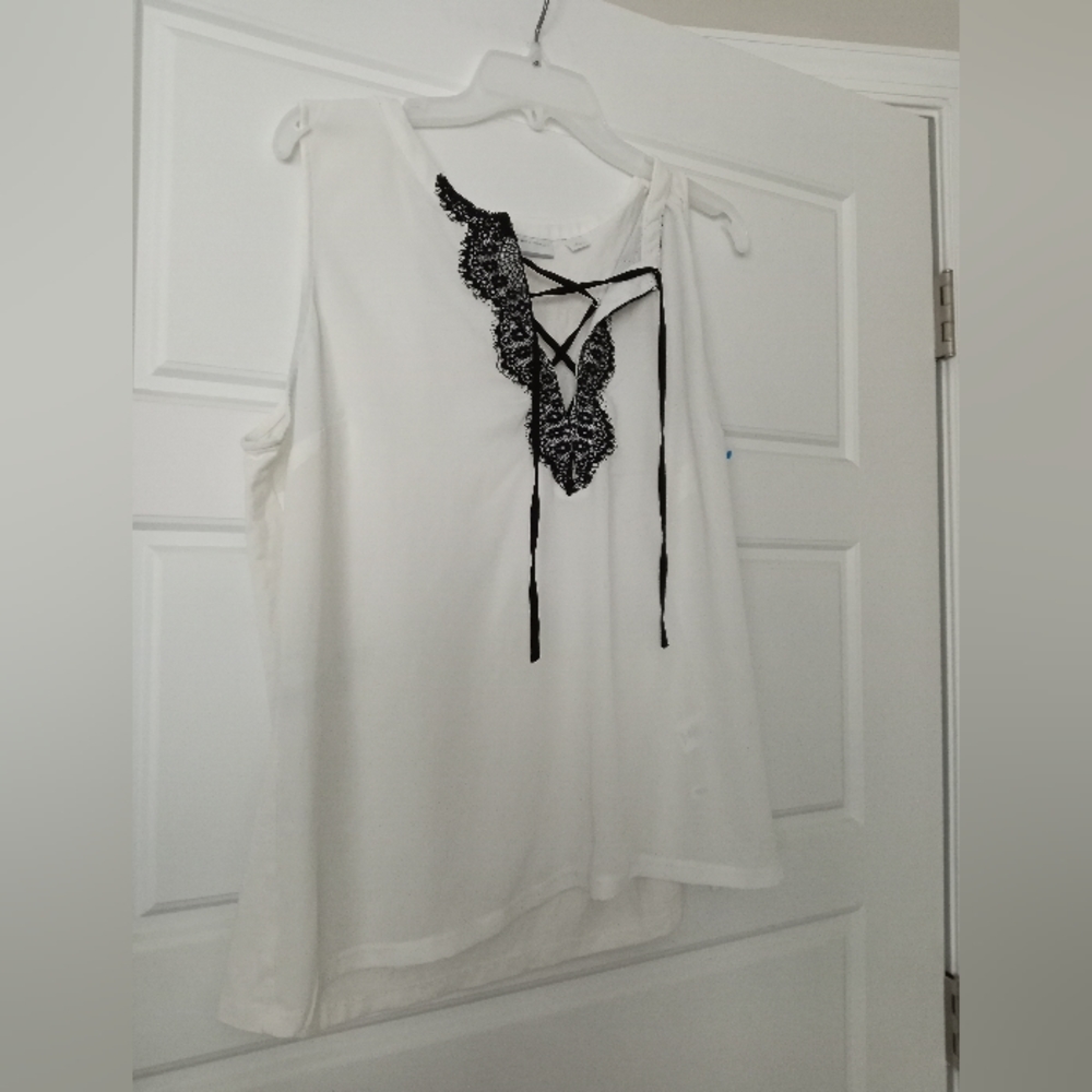 New York and company white sleeveless blouse with black lace size large